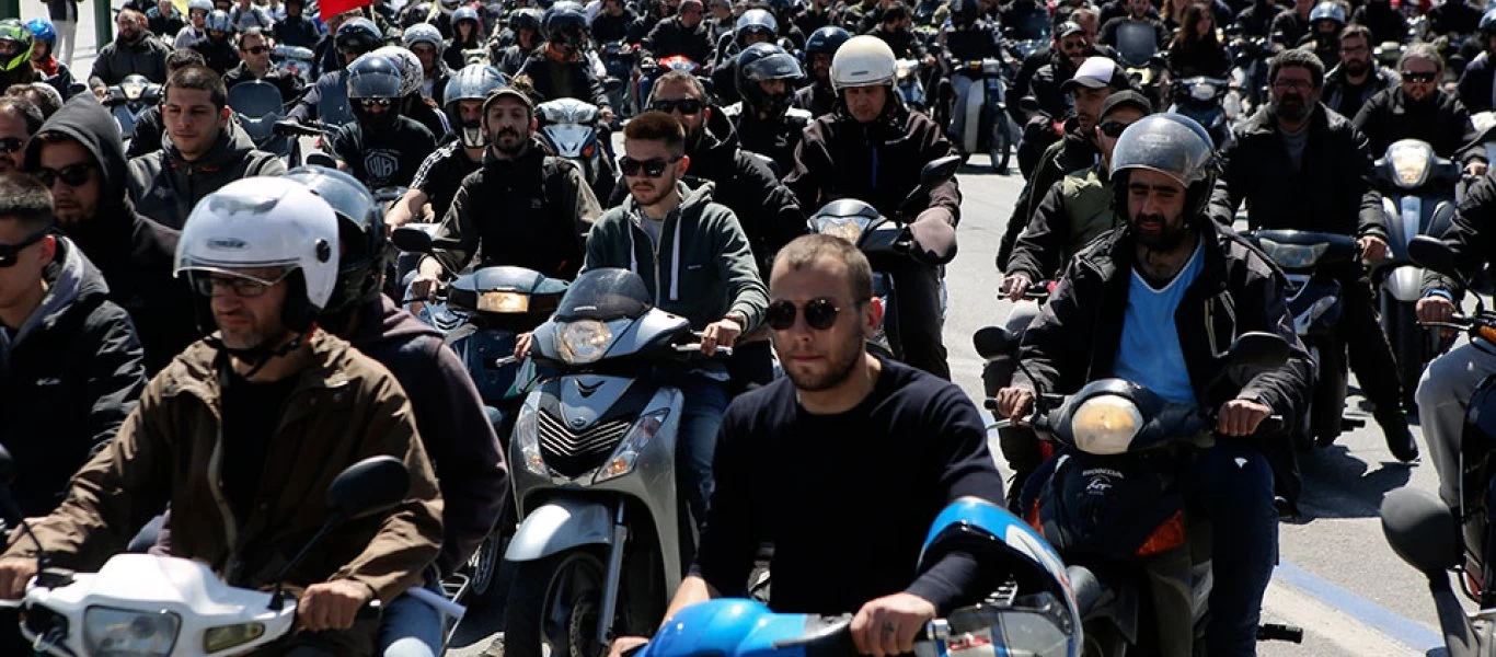 Μηχανοκίνητη πορεία από την ΠΟΕ-ΟΤΑ στην Αθήνα - «Παραλύει» το κέντρο (βίντεο)